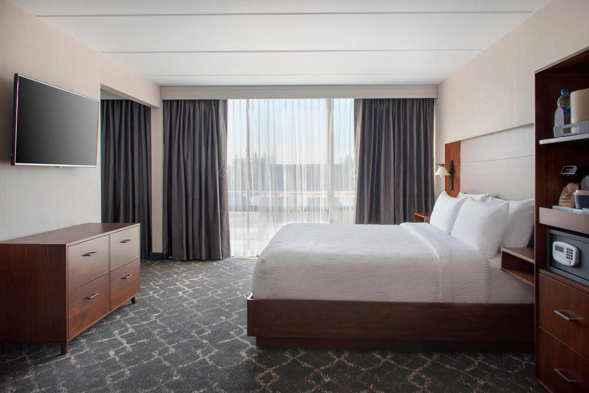 Four Points Northeast Hotel 4*